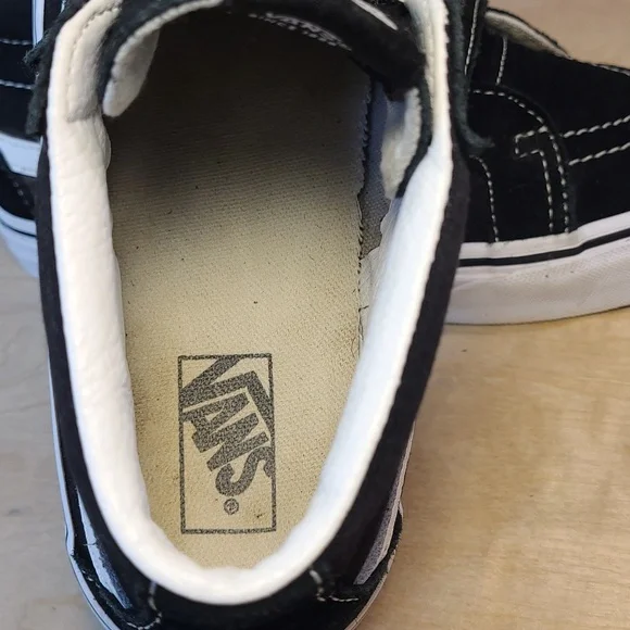 Vans Sk8-Mid Reissue V Black And True White Sneakers - Picture 9 of 9